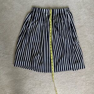 Like new J Crew Factory Pleated Pull On Skirt with Pockets!  Blue stripe size 2